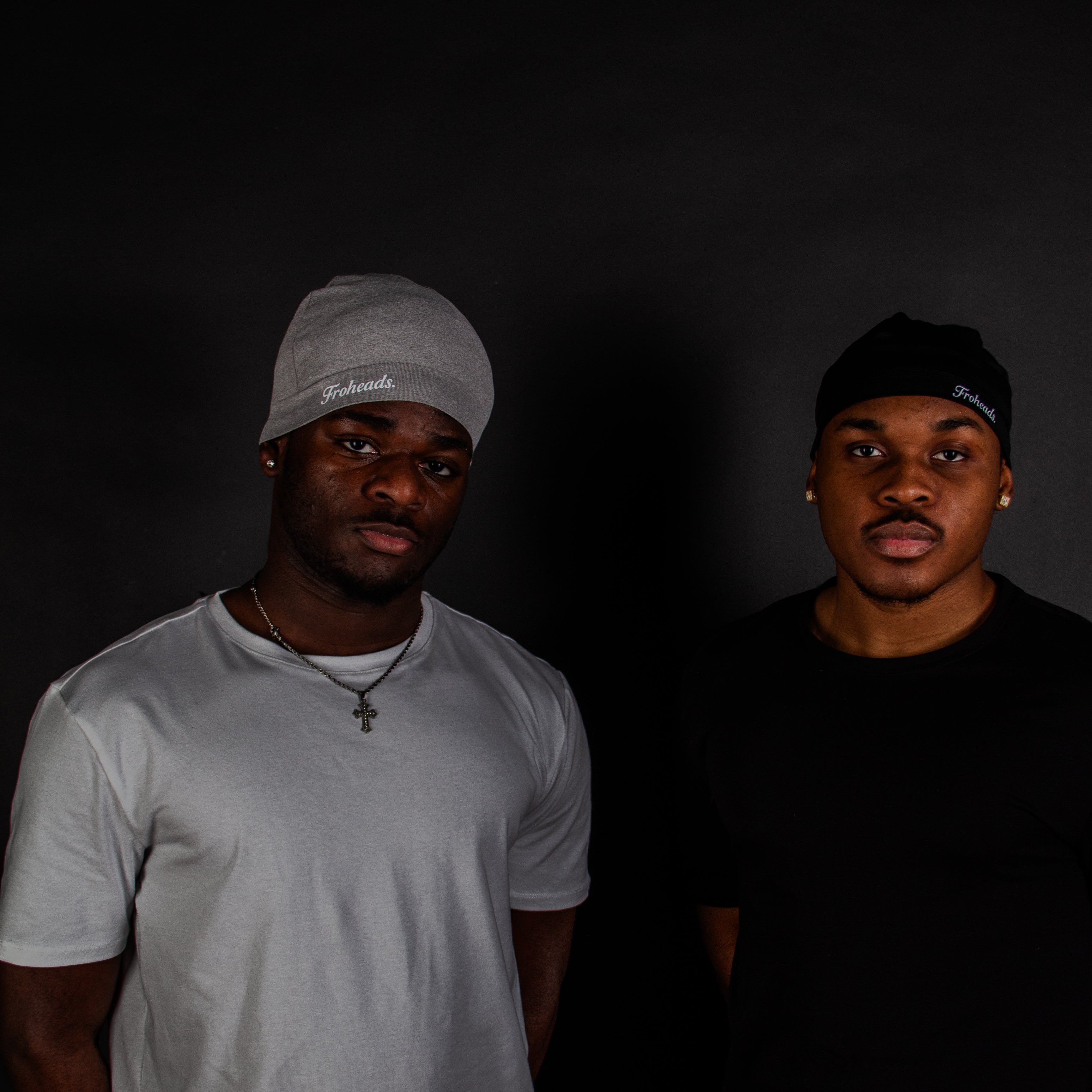 premium-skully-grau-bedruckt-wave-cap-schwarz-social-media